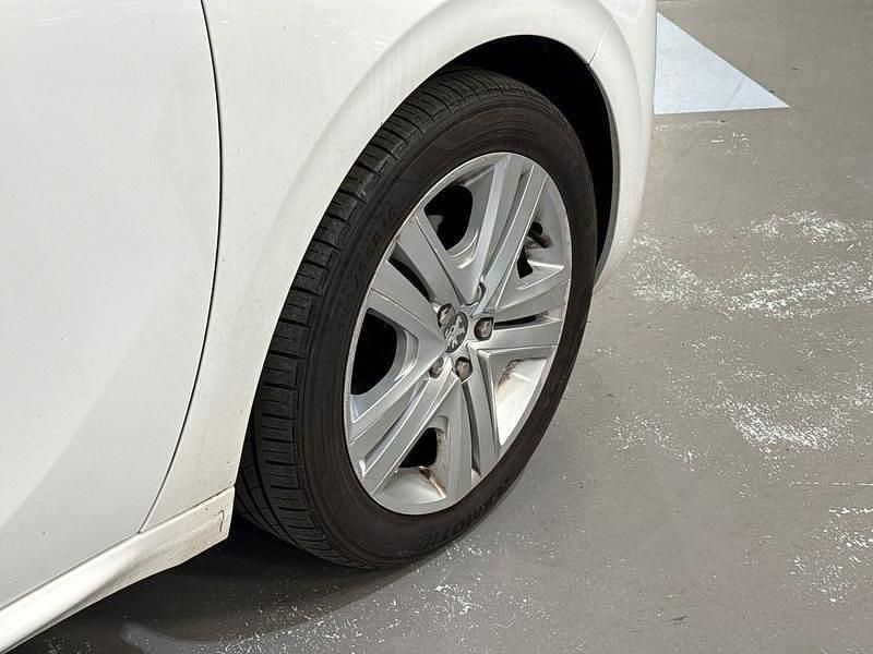 Used Peugeot 208 Active 2019 White Hatchback