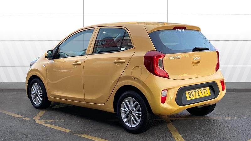 Used Kia Picanto 67 HP (49 kW) 2022 Yellow Hatchback