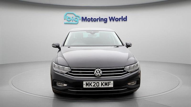 Used VW Passat SEL 150 HP (110 kW) 2020 Black Sedan