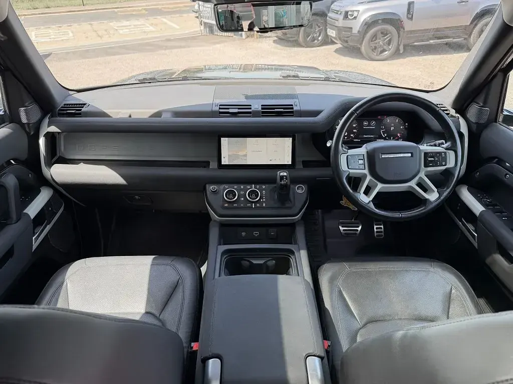 Used Land Rover Defender 250 HP (183 kW) 2022 Black SUV
