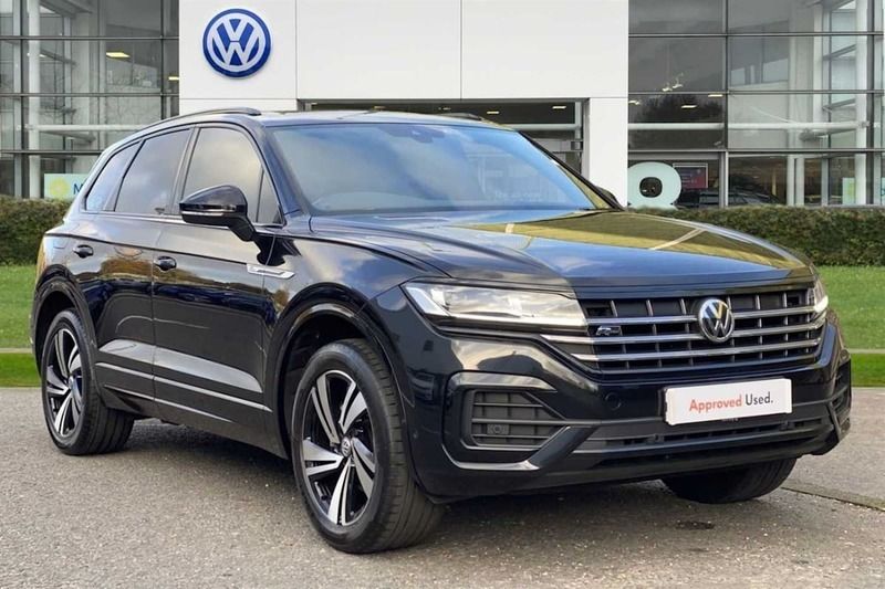 Black Used 2019 VW Touareg R-line SUV | £40,995 - Image 1/4