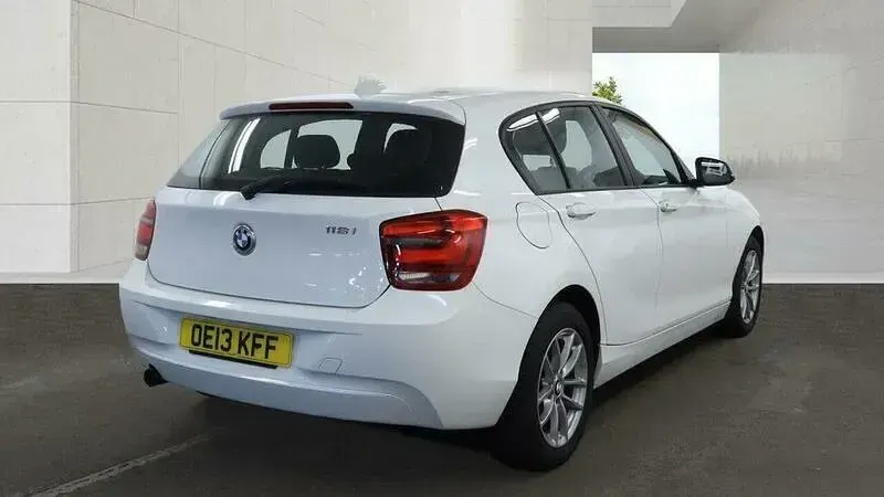 Used BMW 118 Performance 170 HP (125 kW) 2013 White Hatchback