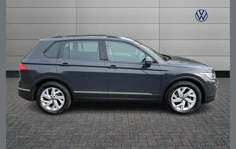 Used VW Tiguan Life 150 HP (110 kW) 2023 Grey SUV