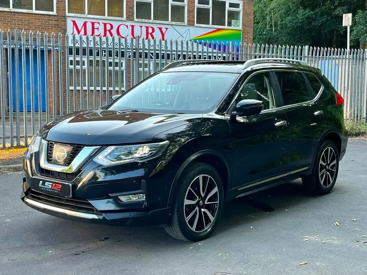 Used Nissan X-Trail Tekna 163 HP (119 kW) 2017 Black SUV
