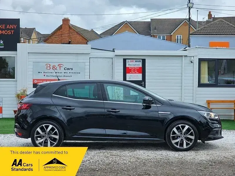 Used Renault Mégane Dynamique 110 HP (80 kW) 2017 Black Hatchback