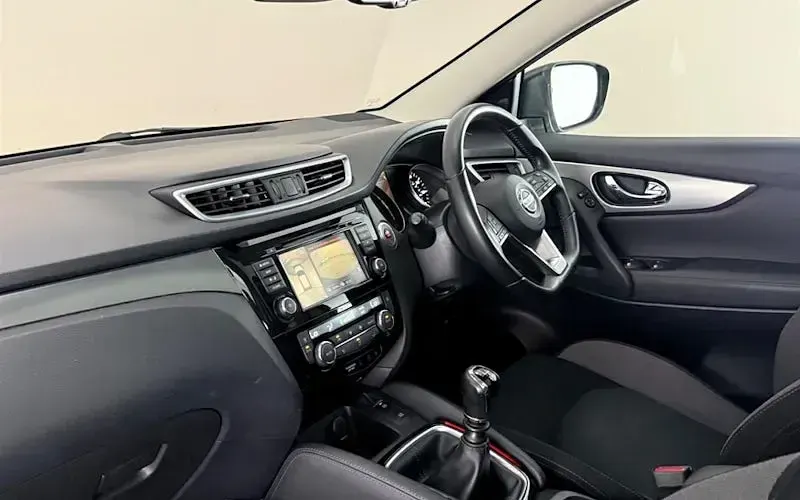 Used Nissan Qashqai N-Connecta 140 HP (102 kW) 2019 Grey SUV