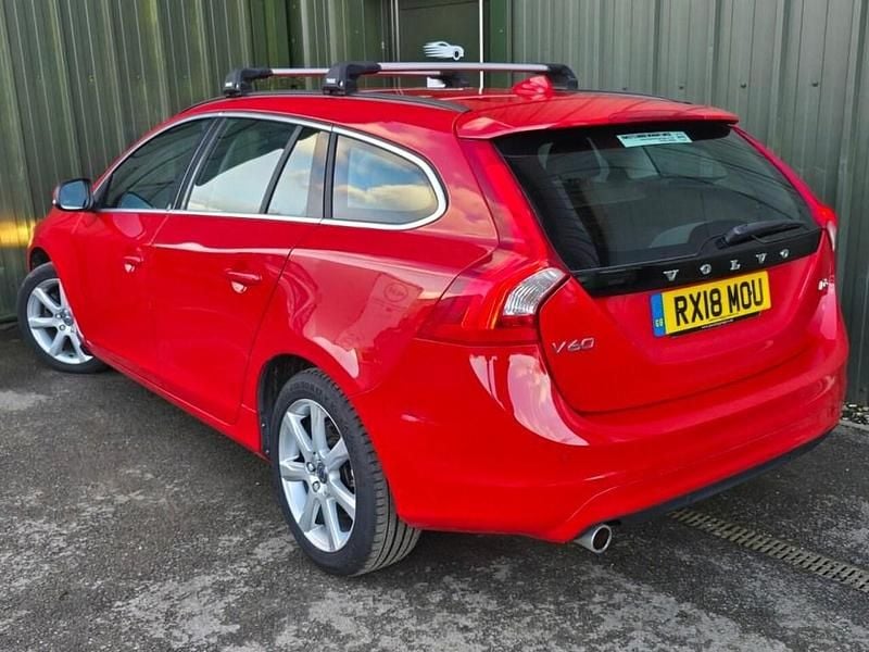 Used Volvo V60 SE 150 HP (110 kW) 2018 Red Estate