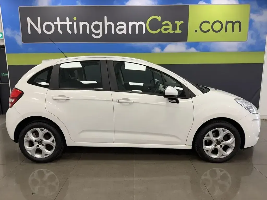 Used Citroën C3 75 HP (55 kW) 2012 White Hatchback
