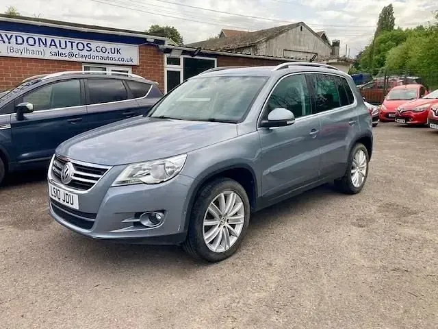 Second-hand VW Tiguan Sportline 140 CP (102 kW) 2010 Gri SUV