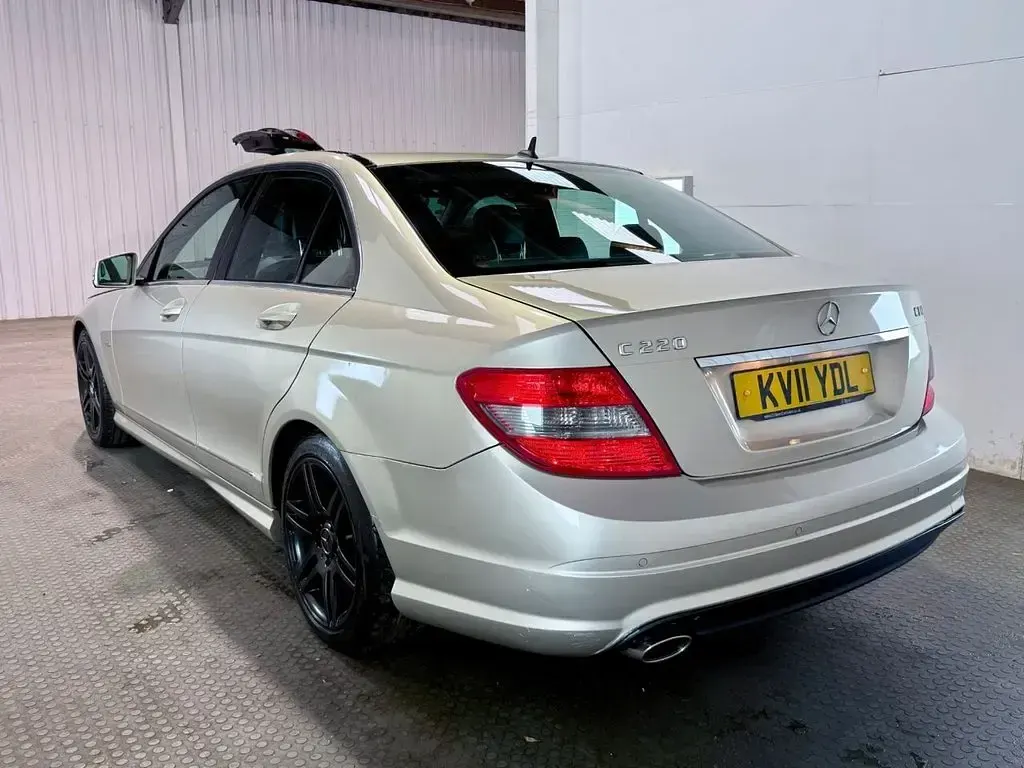 Used Mercedes C220 170 HP (125 kW) 2011 Beige Sedan