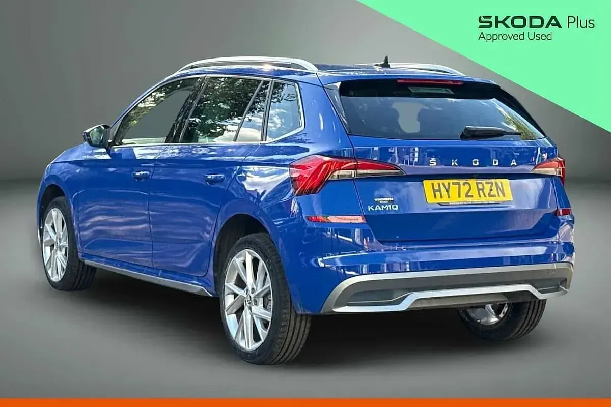 Used Skoda 110 R SE L Executive 81 HP (59 kW) 2023 Energy blue Estate