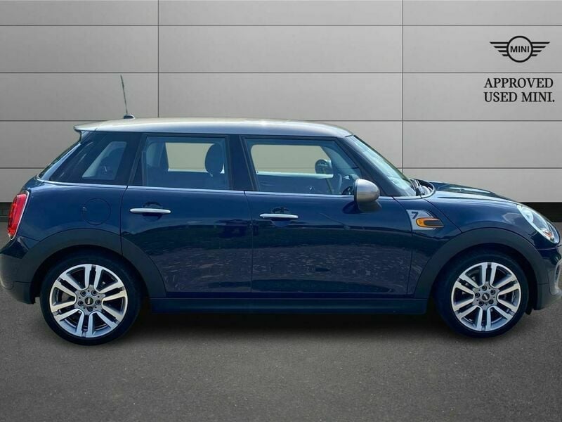 Used Mini Cooper Seven 136 HP (100 kW) 2018 Lapisluxury blue Hatchback