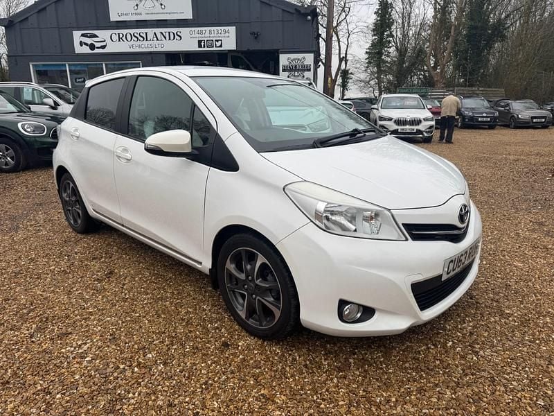 Used Toyota Yaris Multidrive S 2013 White Hatchback