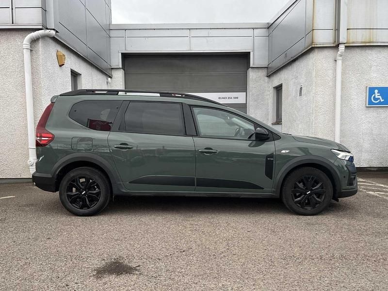 Used Dacia Jogger Extreme 108 HP (79 kW) 2023 Green MPV