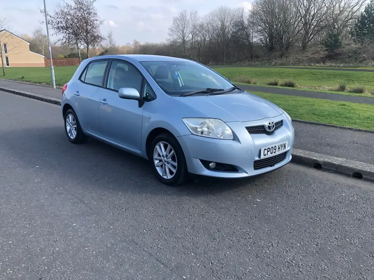 Used Toyota Auris 101 HP (74 kW) 2009 Blue Hatchback