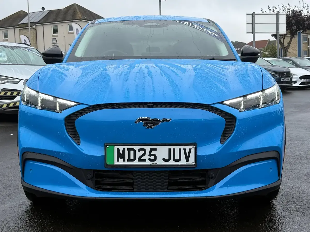 Used Ford Mustang Select 268 HP (197 kW) 2025 Blue Hatchback