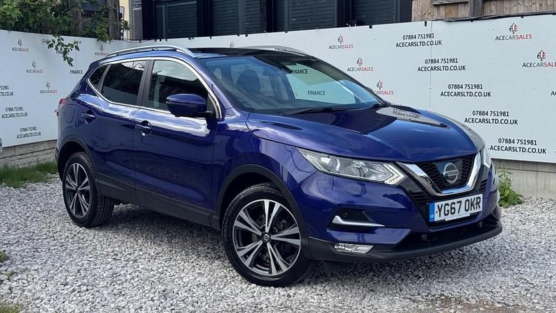 Blue Used 2017 Nissan Qashqai N-Connecta SUV | £10,395 (Fair price) - Image 1/4