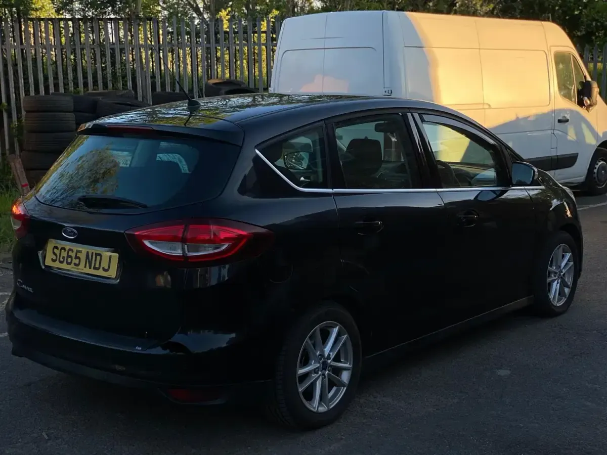 Second-hand Ford C-MAX Zetec 120 CP (88 kW) 2015 Negru Monovolum