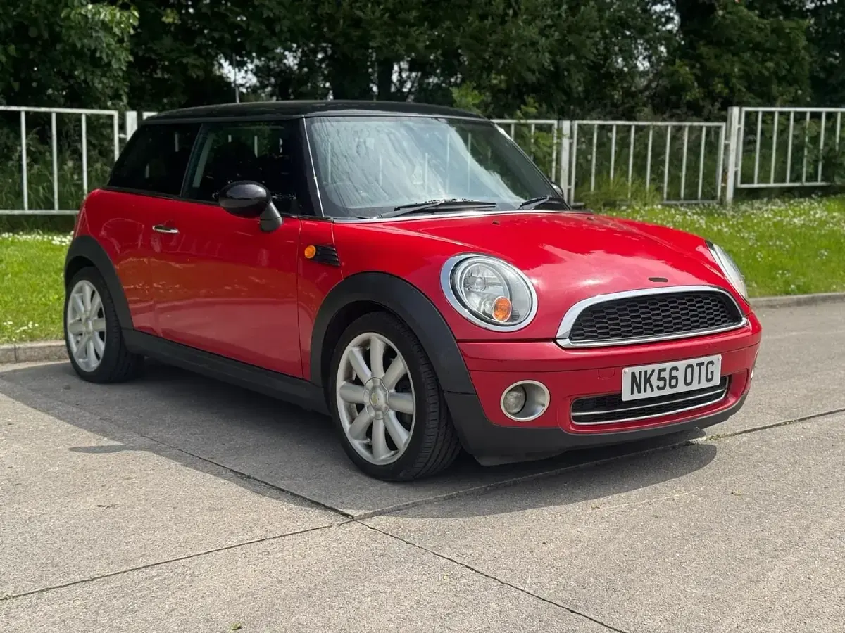 Used Mini Cooper Hatch 116 HP (85 kW) 2006 Red Hatchback