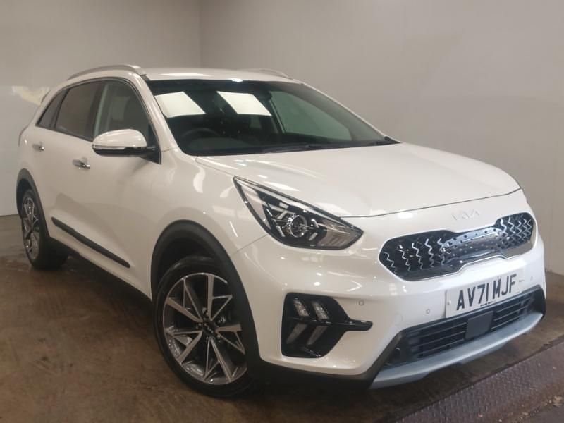 White Used 2021 Kia Niro SUV | £18,998 (A bit pricey) - Image 1/4