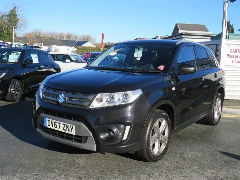 Second-hand Suzuki Vitara SZ-T 120 CP (88 kW) 2017 Negru SUV