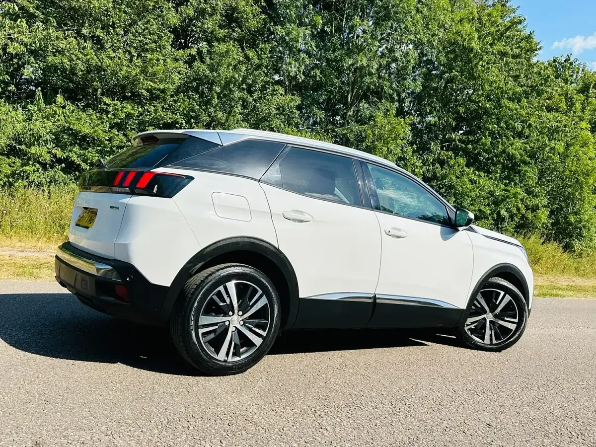 Used Peugeot 3008 Allure 130 HP (95 kW) 2017 White SUV