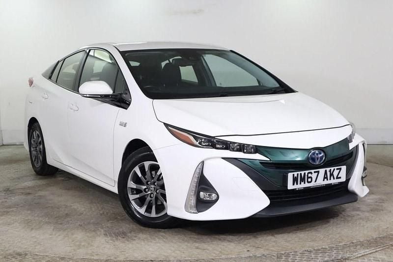 White Used 2018 Toyota Prius Business Edition Hatchback | £11,495 (Super price) - Image 1/4