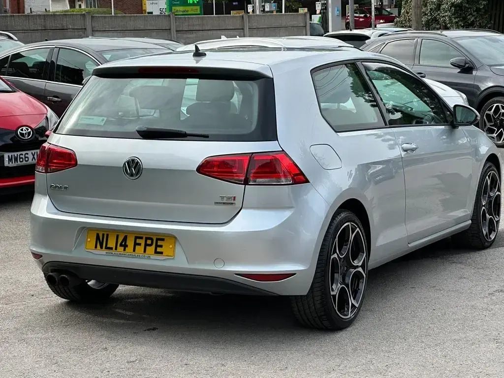 Usado VW Golf VII SE 122 HP (89 kW) 2014 Prateado Citadino