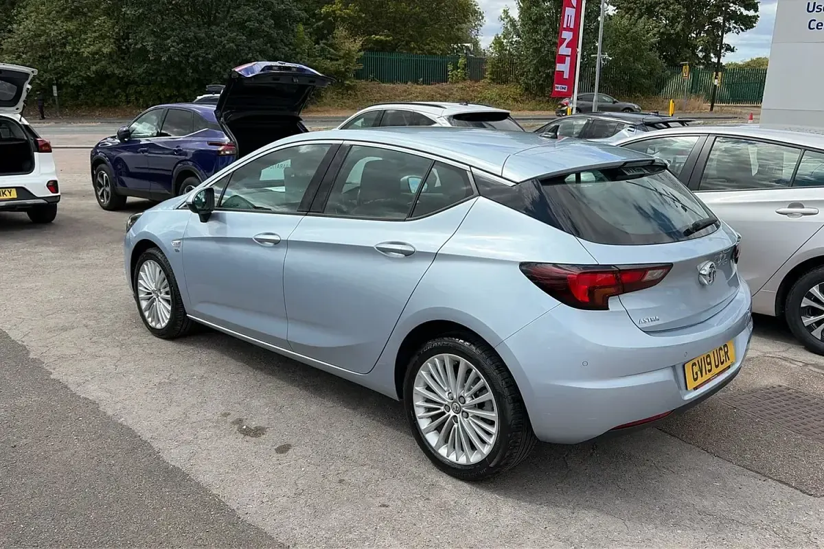 Used Vauxhall Astra Elite 150 HP (110 kW) 2019 Silver Hatchback