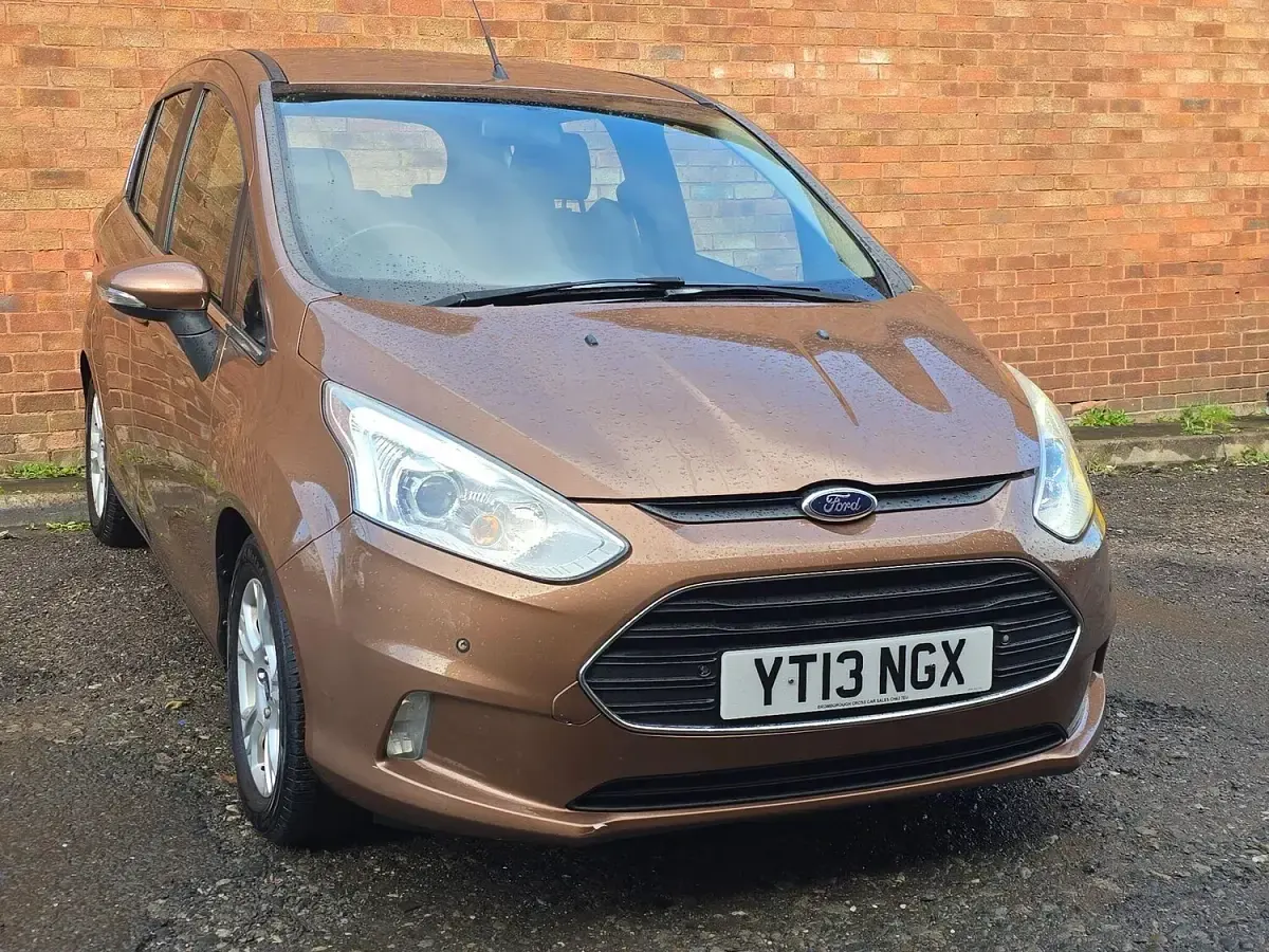 Used Ford B-MAX Zetec 90 HP (66 kW) 2013 Gold MPV