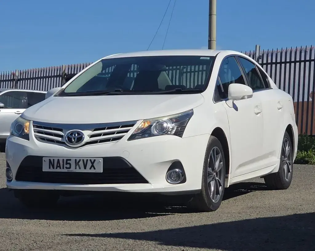 Used Toyota Avensis Business Edition 126 HP (92 kW) 2015 White Sedan