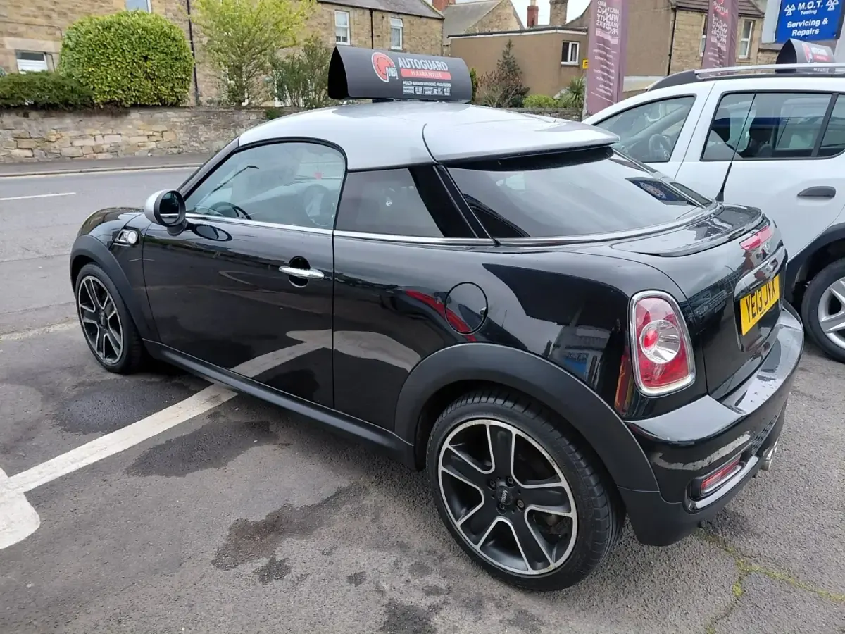Usado Mini Cooper S Coupé 143 HP (105 kW) 2013 Preto Coupé