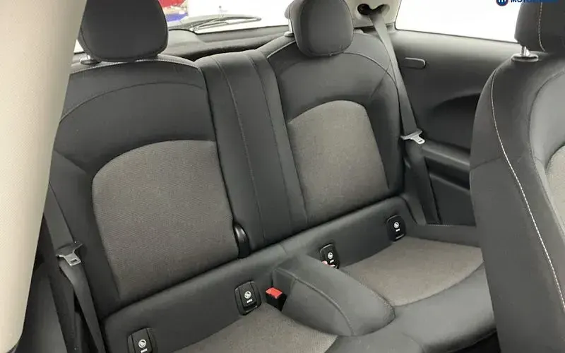 Used Mini Cooper Classic 136 HP (100 kW) 2019 White Hatchback