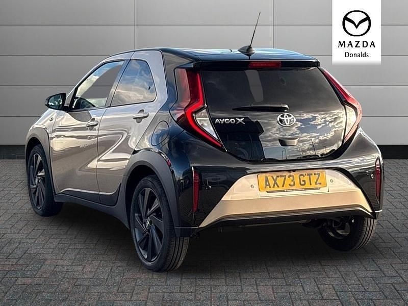 Used Toyota Aygo X 72 HP (52 kW) 2024 Brown SUV