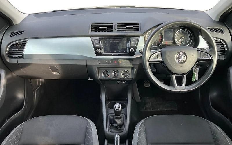 Used Skoda Fabia SE 75 HP (55 kW) 2019 White Hatchback