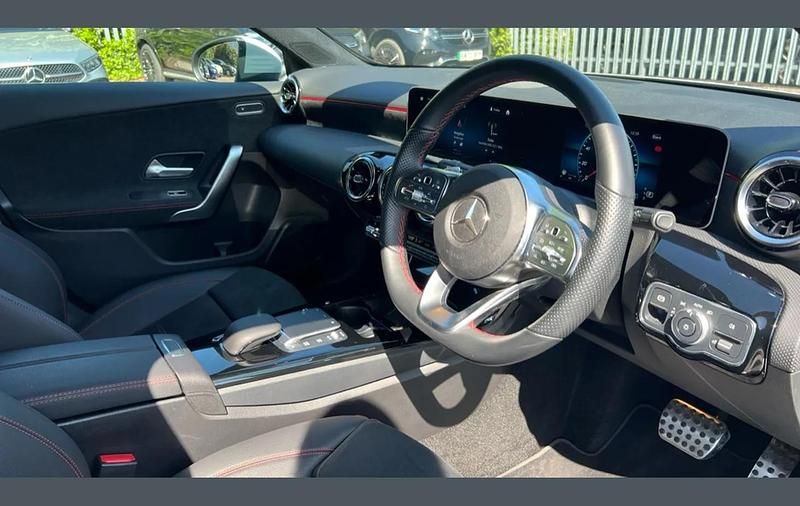 Used Mercedes A180 Executive 134 HP (98 kW) 2021 White Hatchback
