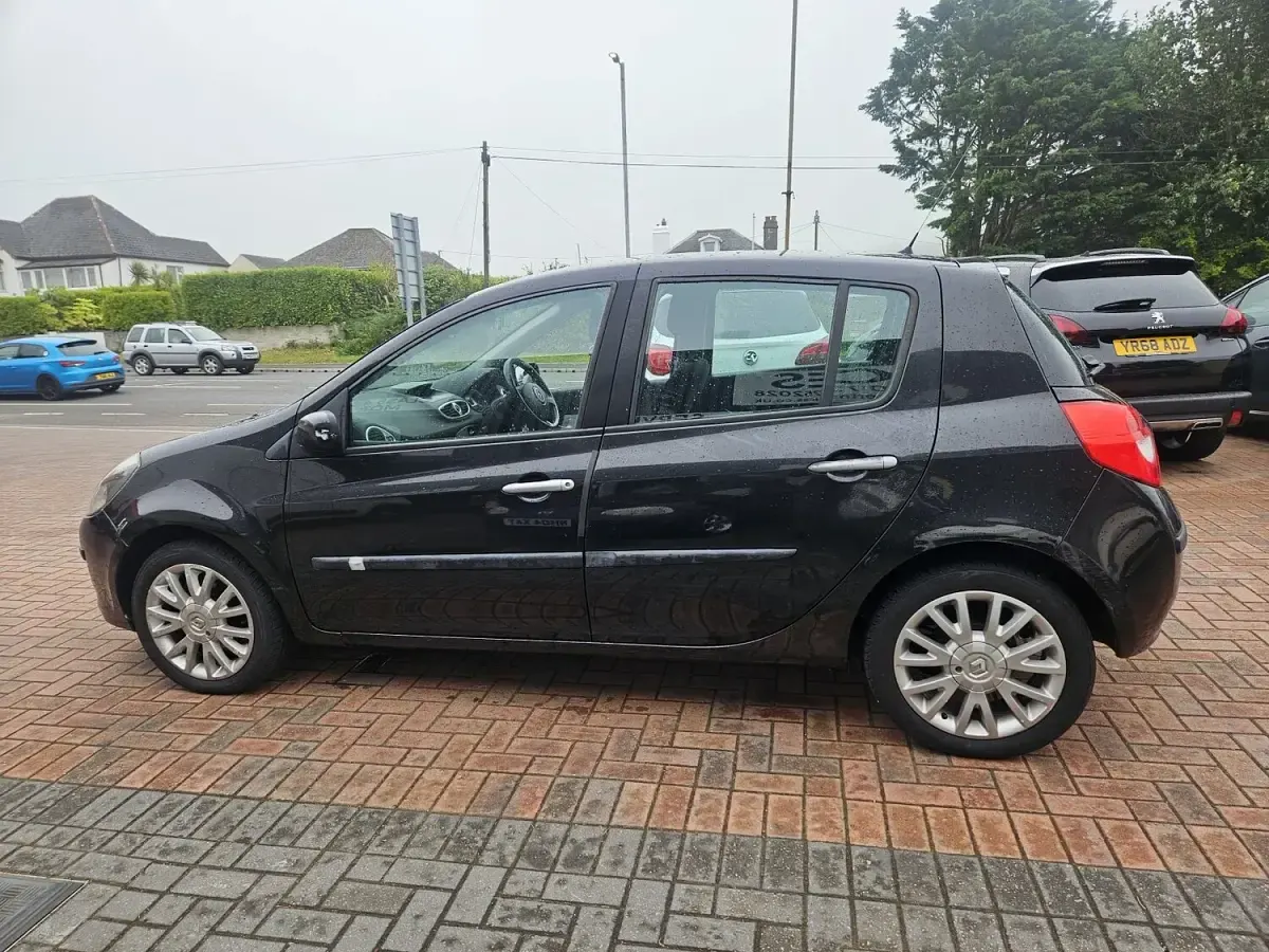 Used Renault Clio Dynamique 2009 Black Hatchback