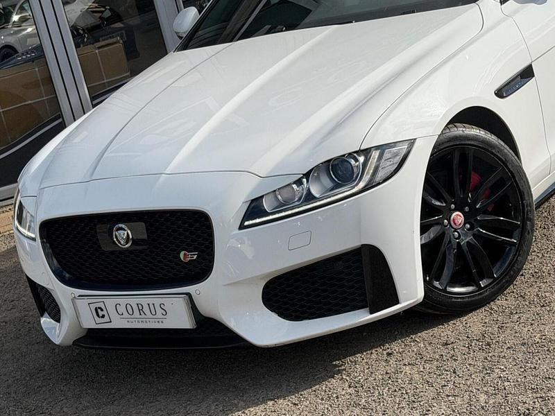 Used Jaguar XF S 300 HP (220 kW) 2016 White Sedan
