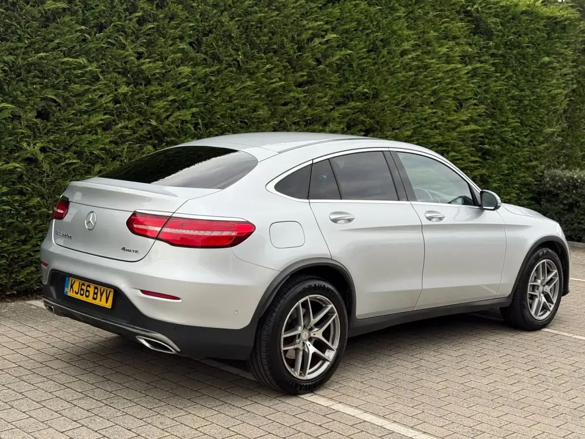 Second-hand Mercedes GLC220 AMG line 170 CP (125 kW) 2017 Argintiu Coupe