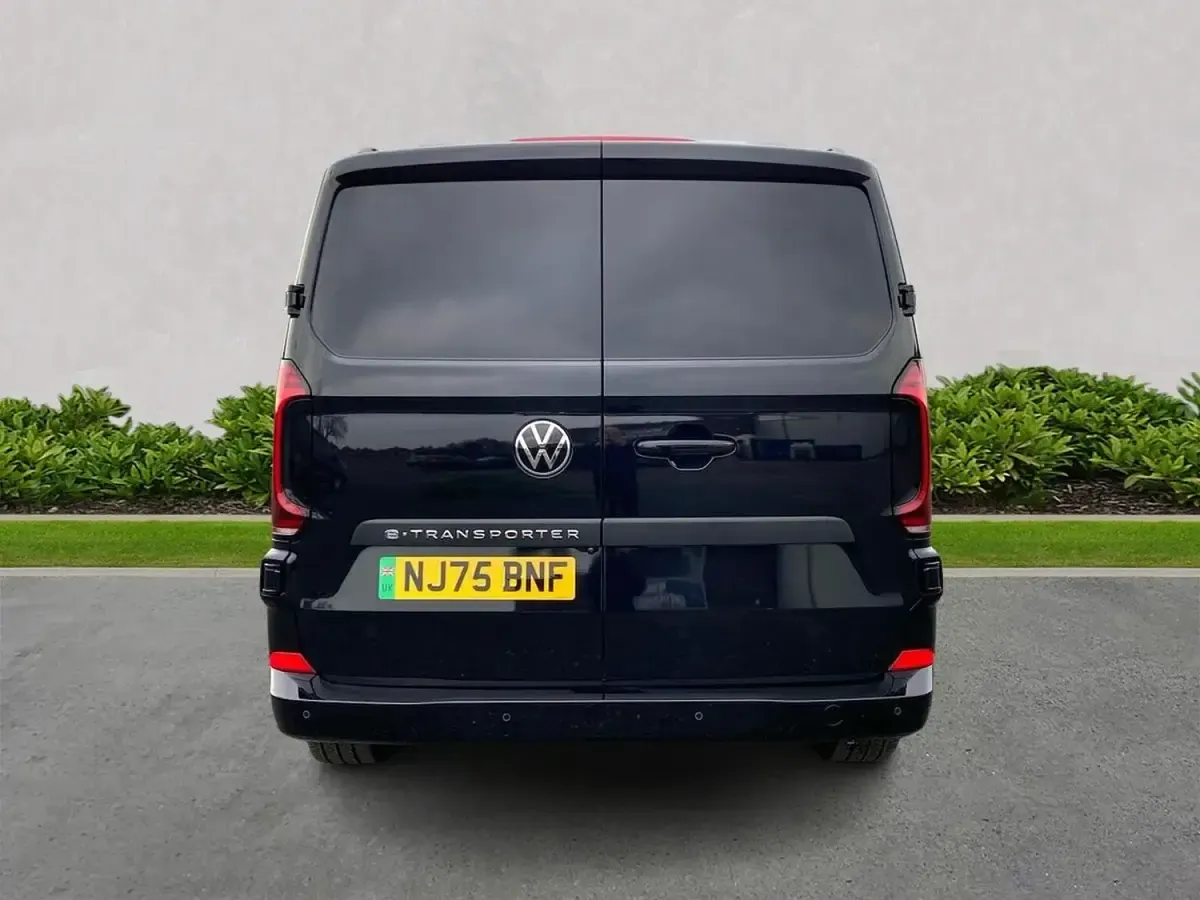 Ny VW Transporter Pro 100 kW (136 HK) 2025 Svart Van