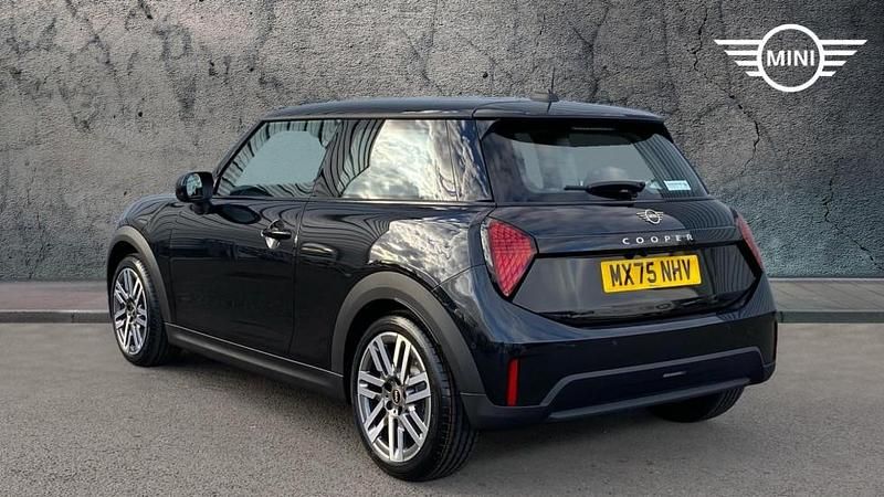Used Mini Cooper Hatch 113 kW (154 HP) 2025 Black Hatchback