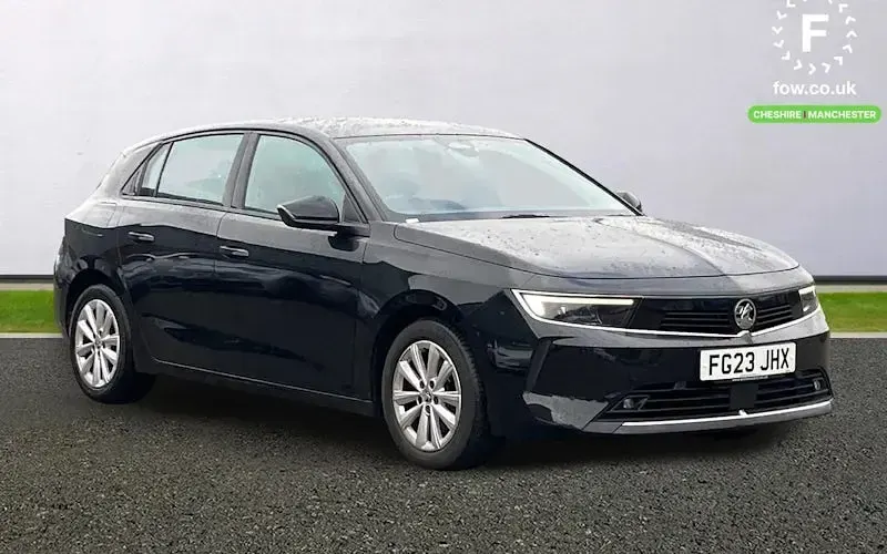Used Vauxhall Astra Design Edition 131 HP (96 kW) 2023 Hatchback