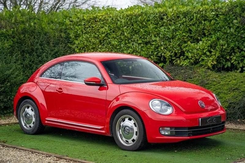 Used VW Beetle Design 110 HP (80 kW) 2015 Red Hatchback