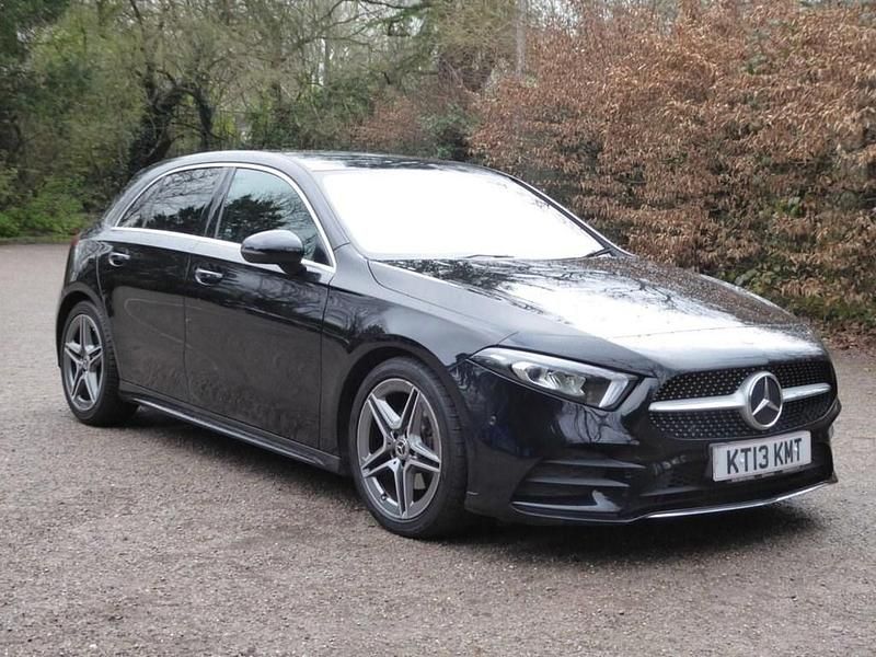 Begagnad Mercedes A200 Executive 2018 Svart Halvkombi