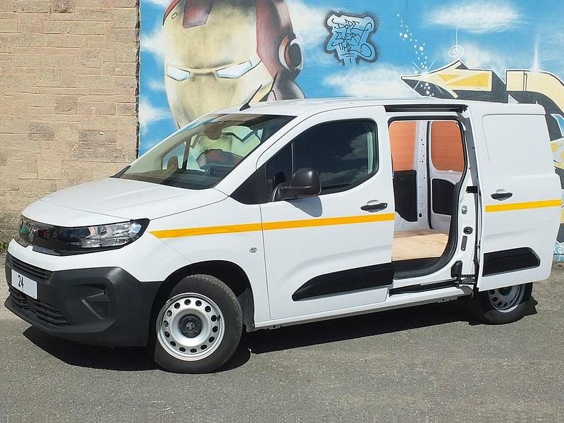 Used Vauxhall Combo 100 HP (73 kW) 2024 White MPV