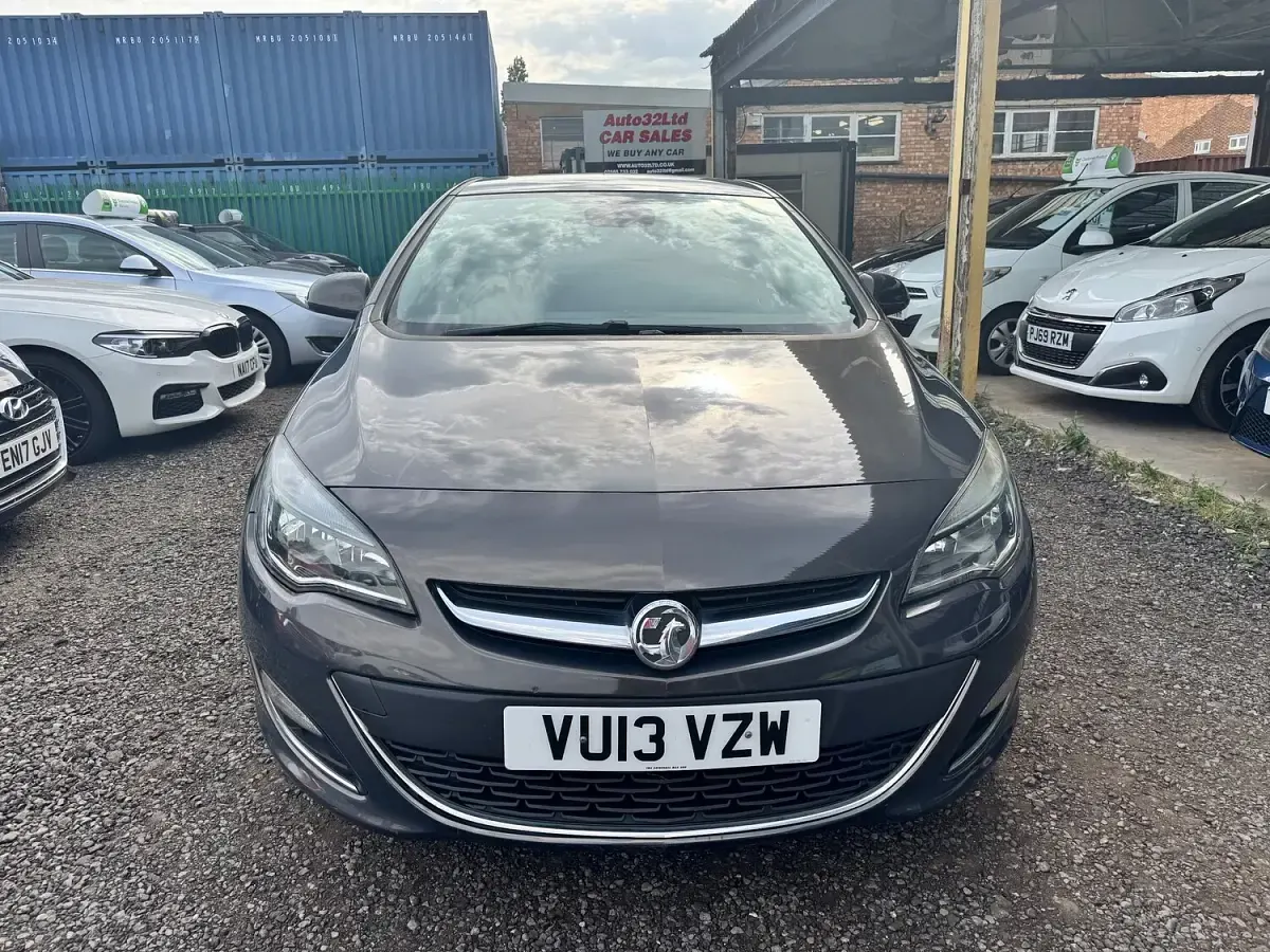 Used Vauxhall Astra 115 HP (84 kW) 2013 Grey Hatchback