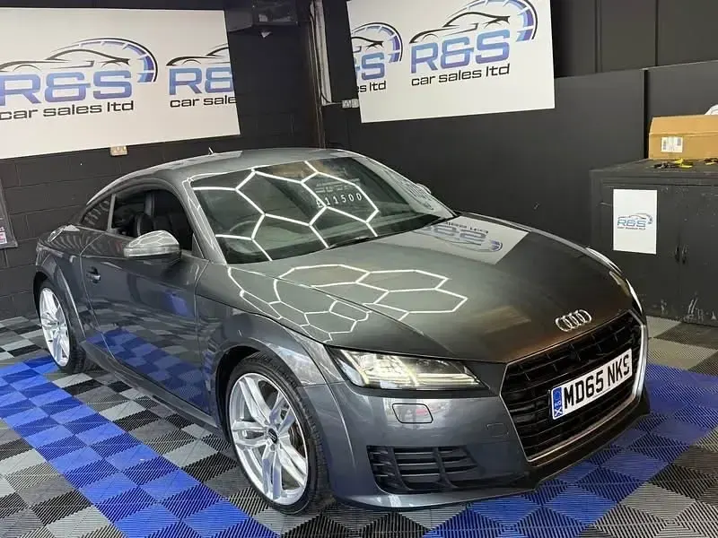 Begagnad Audi TT S-Line 184 HK (135 kW) 2015 Grå Sportkupé