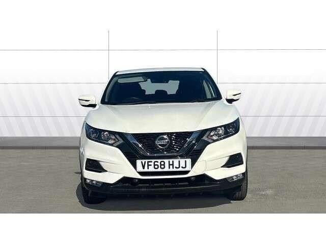 Used Nissan Qashqai Acenta Premium 115 HP (84 kW) 2019 White SUV