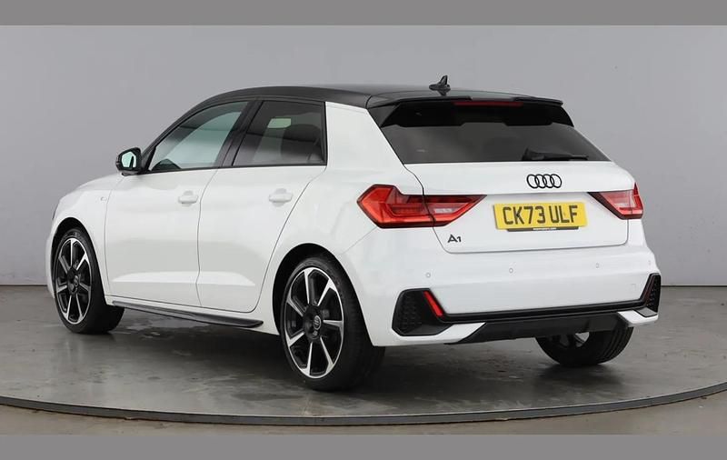 Used Audi A1 Black Edition 94 HP (69 kW) 2023 White SUV