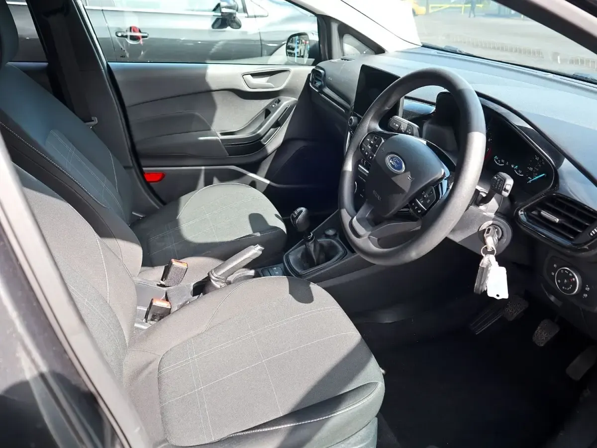 Używany Ford Fiesta Trend 95 KM (69 kW) 2020 Szary Hatchback